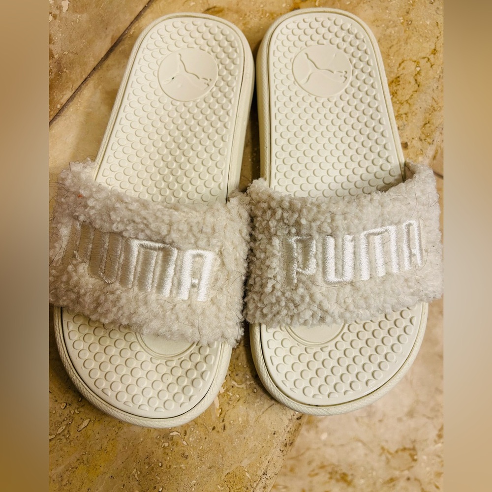 Puma slide flops white size 6/7
